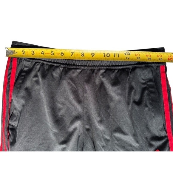 Adidas Mens Athletic Shorts Gray Red Stripes Logo AEROREADY Size L - Picture 8 of 9